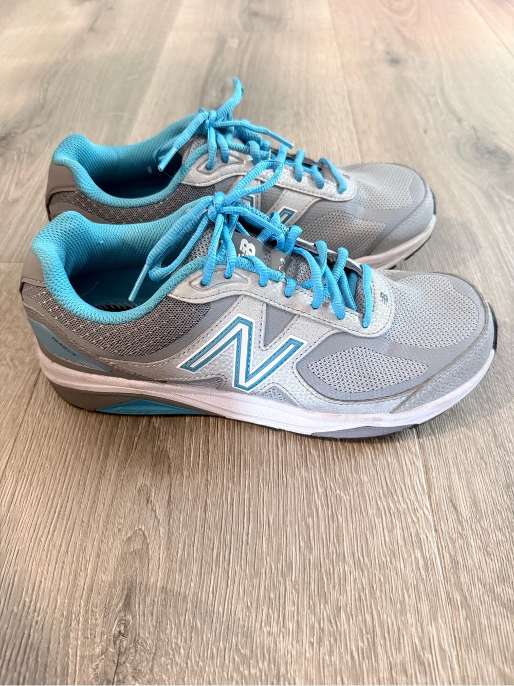 New Balance Women’s Light Gray & Teal Athletic Sneakers